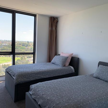 Panoramic Views In Luxurious Brand New Apartment Сидни Екстериор снимка