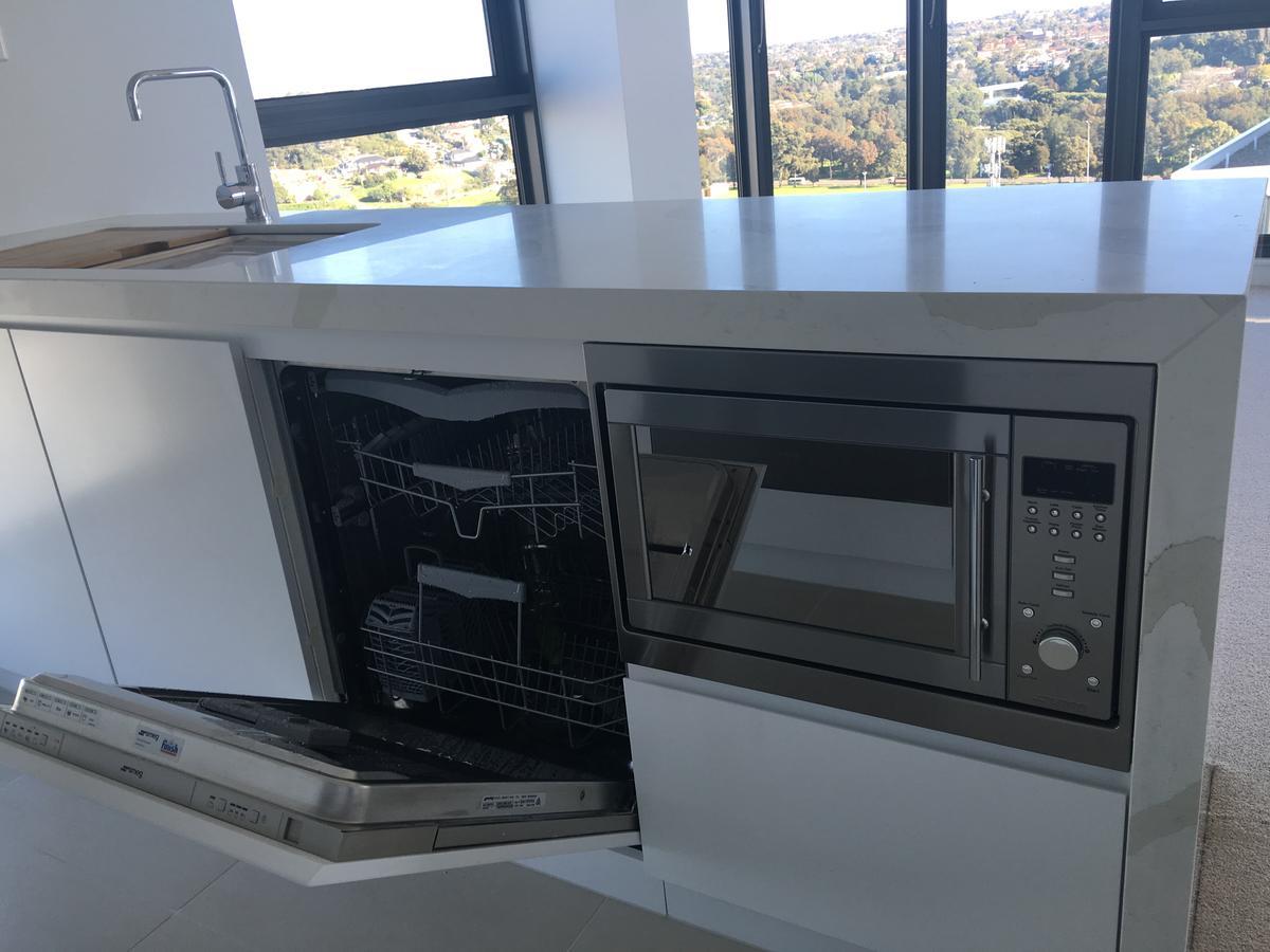 Panoramic Views In Luxurious Brand New Apartment Сидни Екстериор снимка